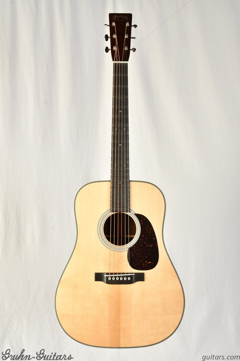 New Martin D-28 Authentic 1937 VTS