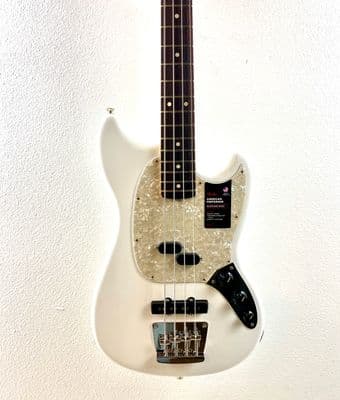 New Fender American Performer Mustang Bass