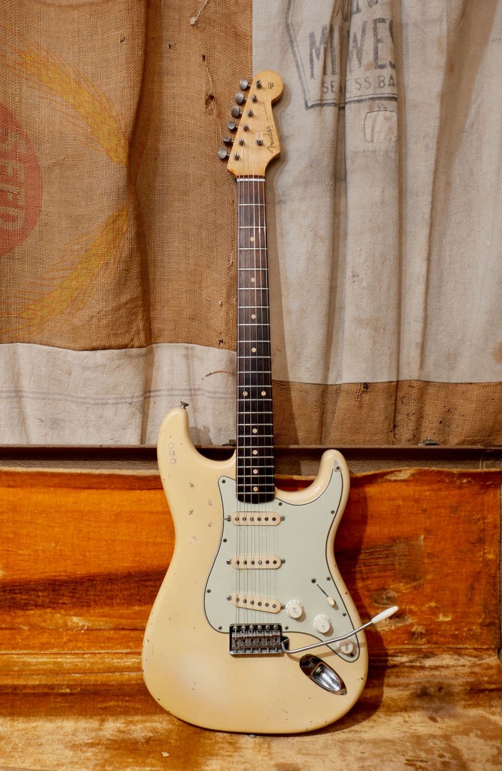 1961 Fender Stratocaster Blond