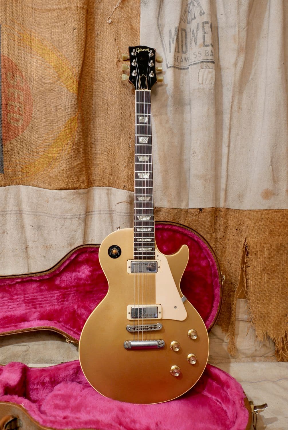 1970 Gibson Les Paul Deluxe Goldtop Refin