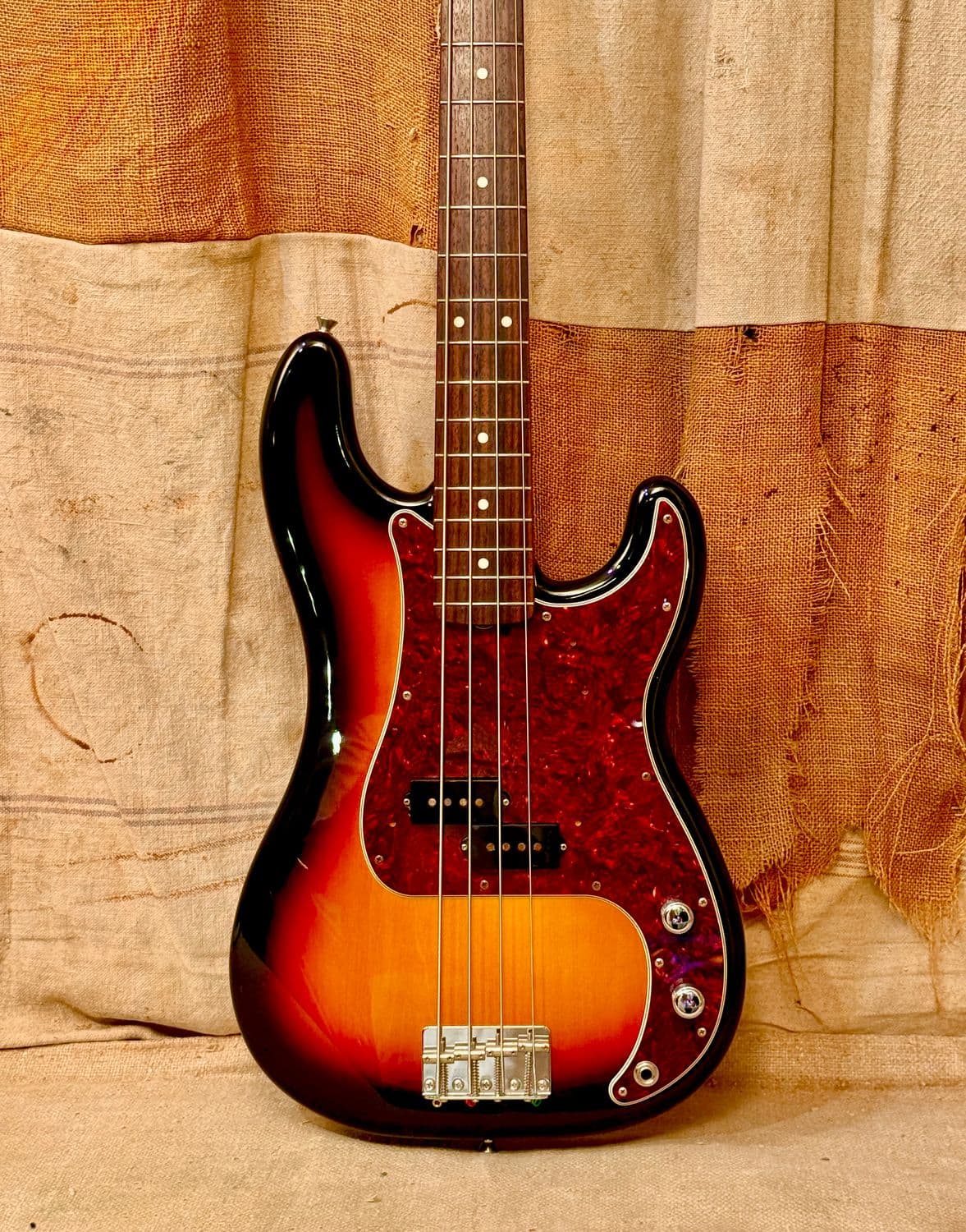 2023 Fender MIJ Traditional 60's Precision Bass Sunburst