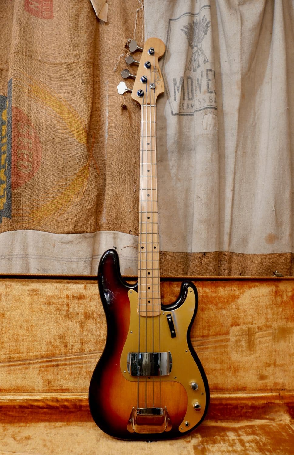 1958 Fender Precision Bass Sunburst Gold-Guard