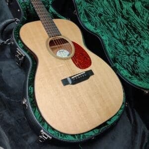 Bourgeois Touchstone Country Boy OM #1097 w/ case