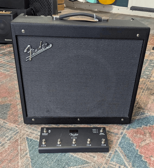 Fender Mustang GTX100 modelling amp