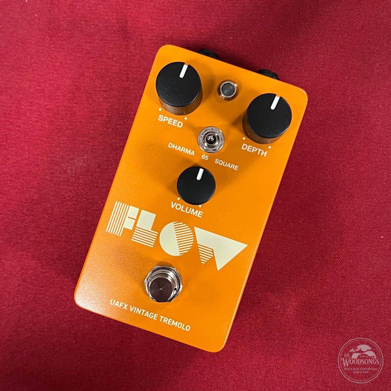 UAFX Compact Flow Tremolo Pedal