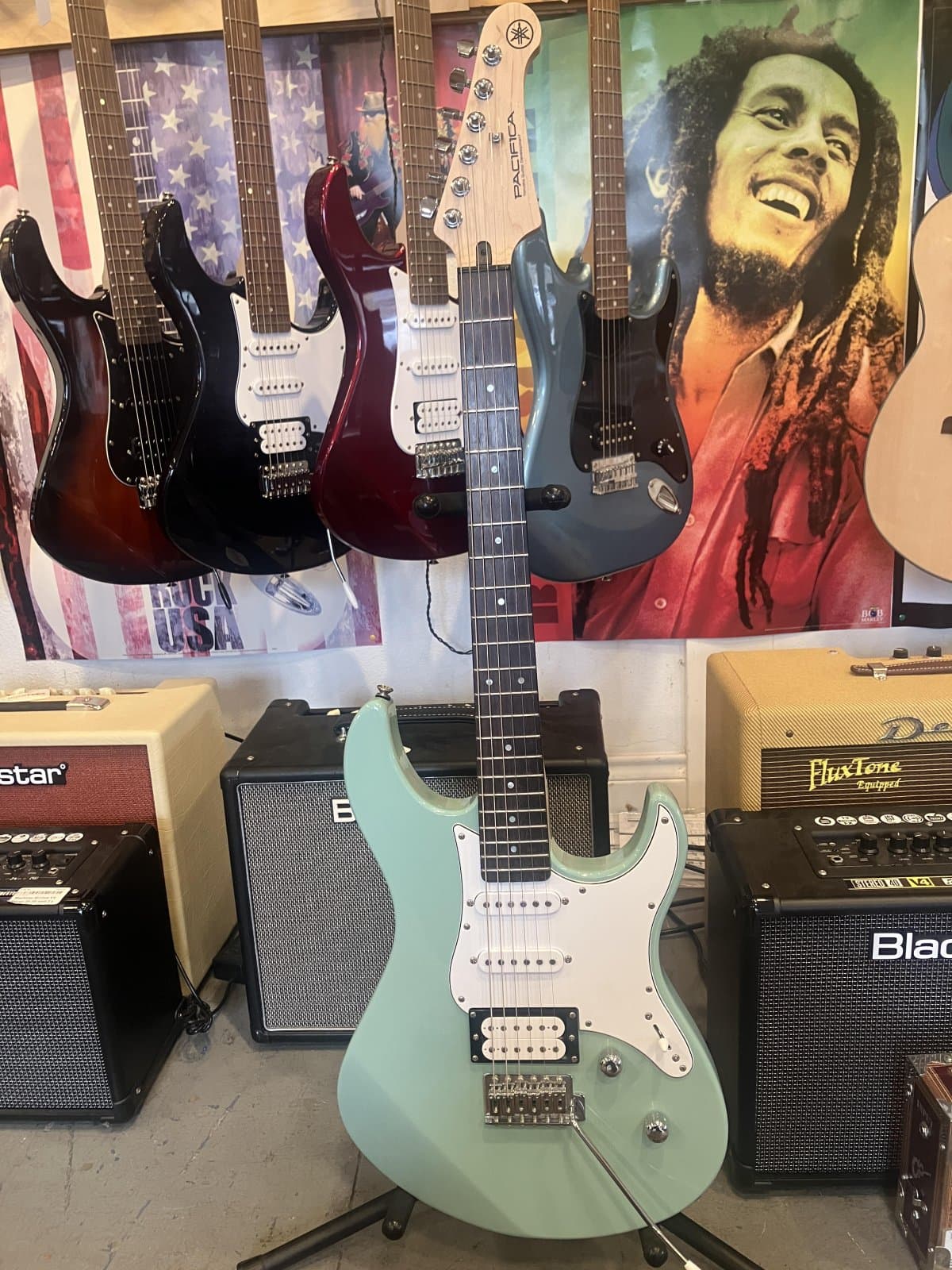 Yamaha PAC112V Pacifica - Sonic Blue Electric Guitar