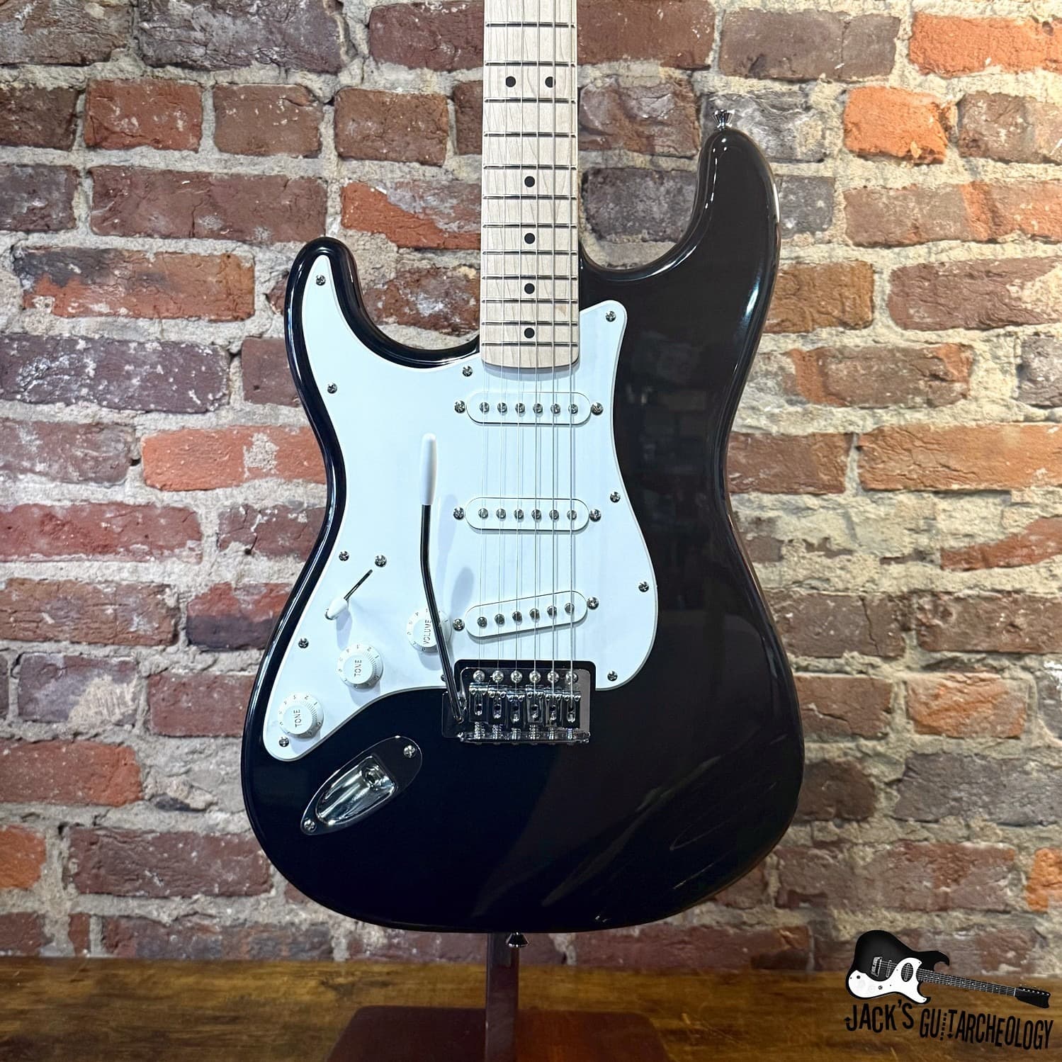Squier Sonic Stratocaster Electric Guitar *LEFT-HANDED* (2020s - Black)
								$220.00