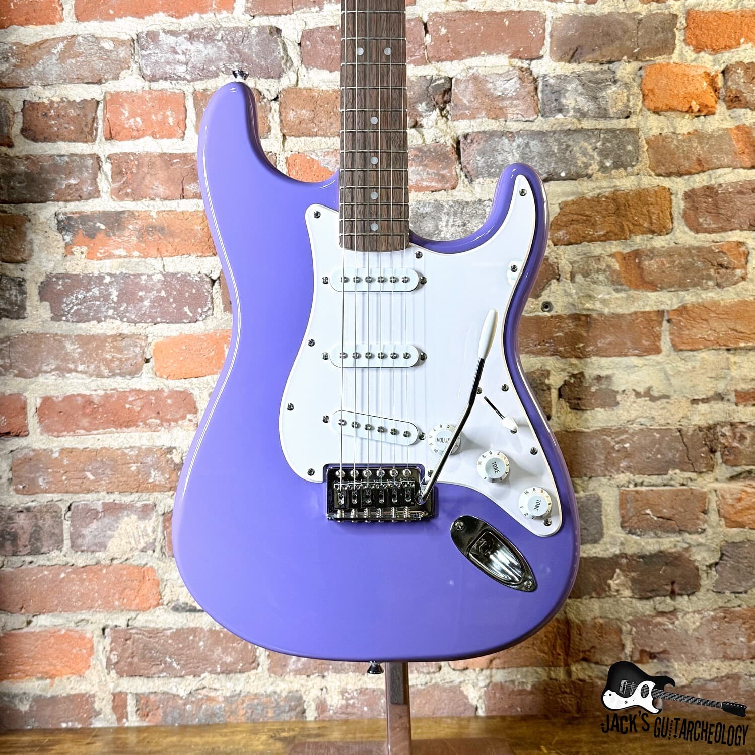Squier Sonic Stratocaster (2025 - Ultraviolet)
								$225.00