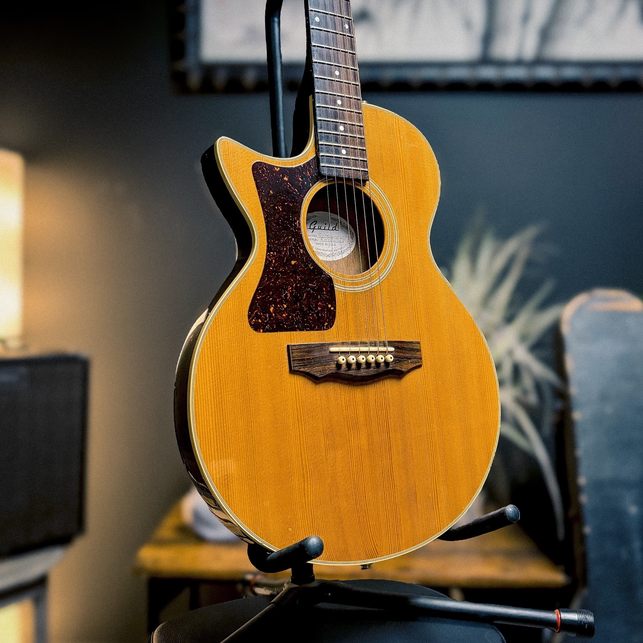 1990 LEFT-HANDED Guild USA Songbird NT - w/OHSC - 5lb 1oz