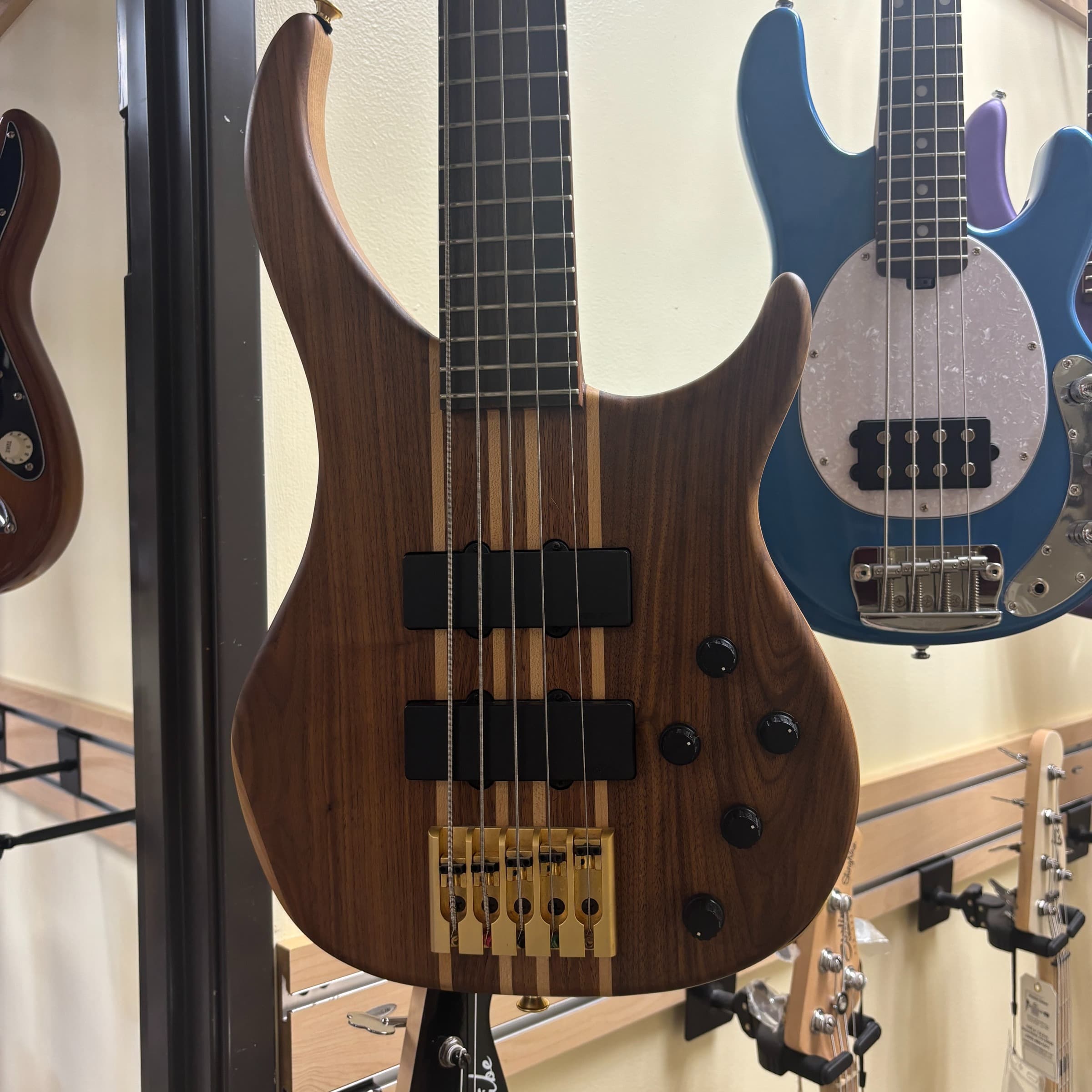 Peavey Cirrus 5 Bass - w/OHSC - 8lb 15oz