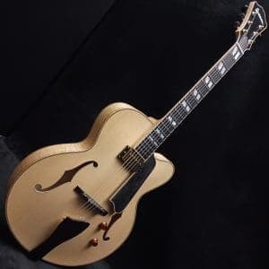 Eastman AR580CE Archtop Jazz Carved Top Electric Guitar #2300791 w/ case -SOLD-