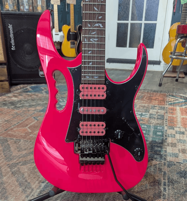 Ibanez Jem Jr. Ltd Edition - Hot Pink