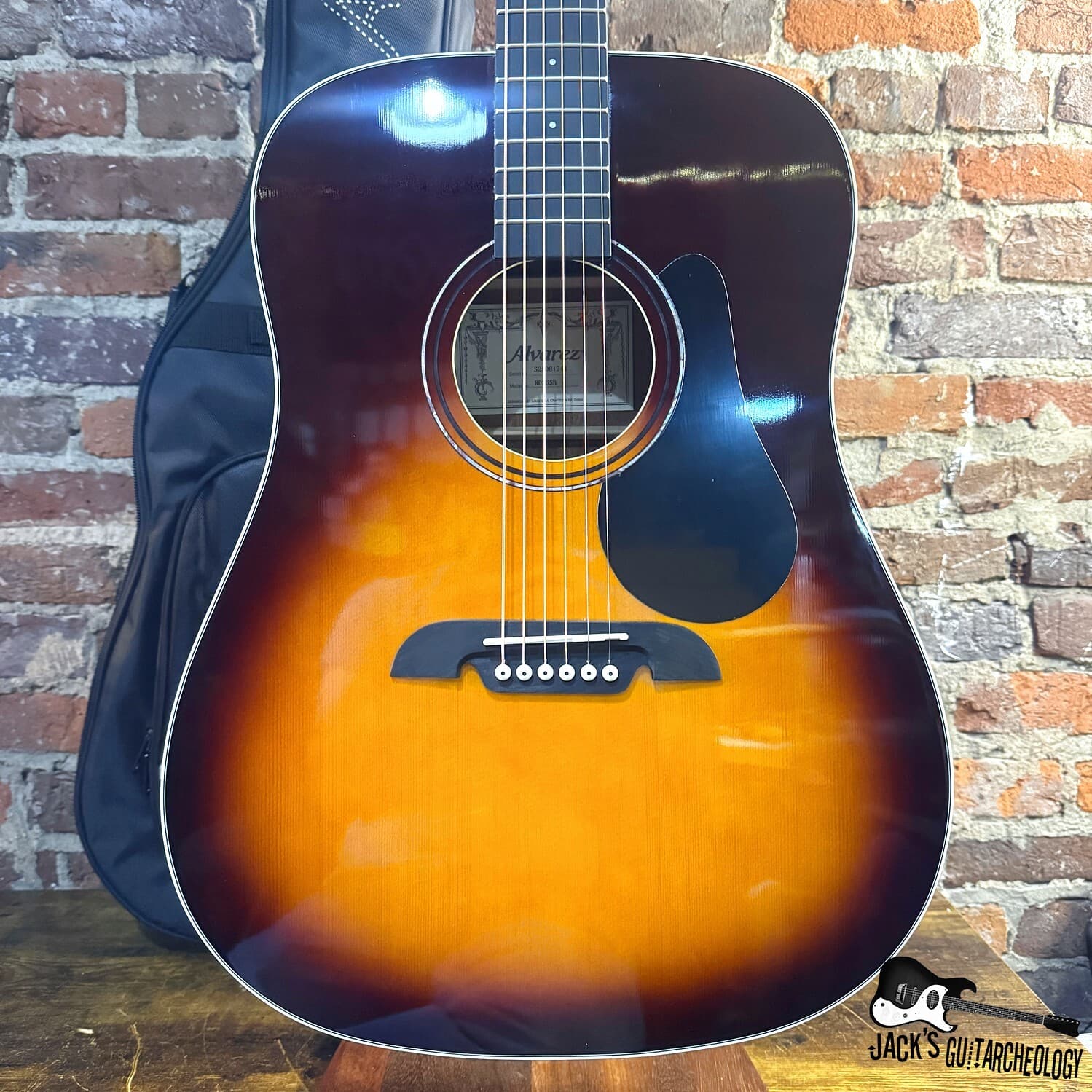 Alvarez Regent Dreadnought Acoustic Guitar w/ Deluxe GB *NEW* (2025 - Sunburst)
$290.00