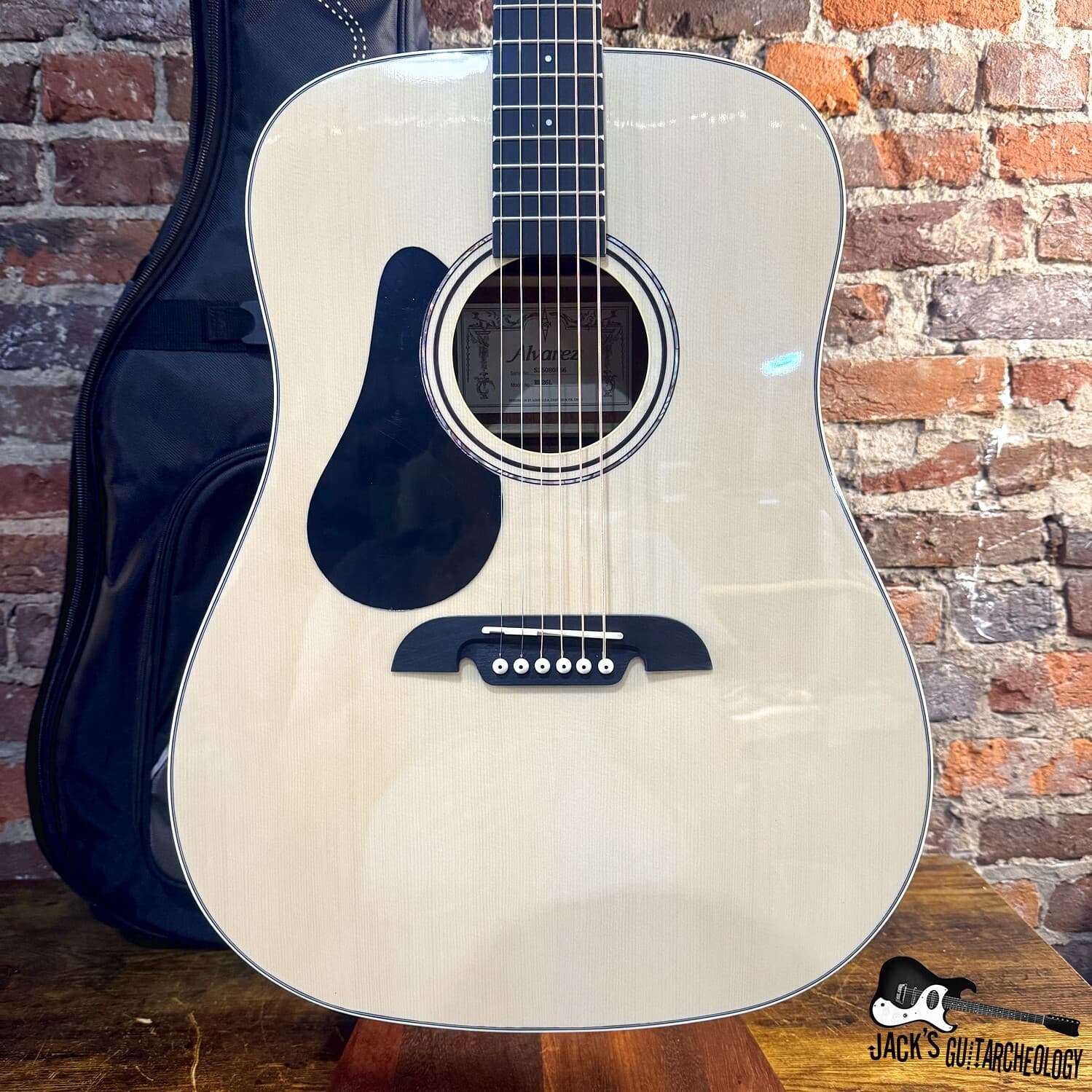 Alvarez Regent Left-Handed Dreadnought Acoustic Guitar w/ Deluxe GB *NEW* (2025 - Natural)
$290.00