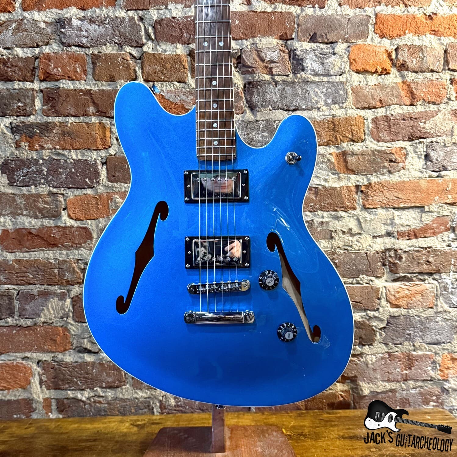 Squier Limited Edition Affinity Series Starcaster Deluxe Semi-Hollow Electric Guitar (2020s - Lake Placid Blue)
$449.00