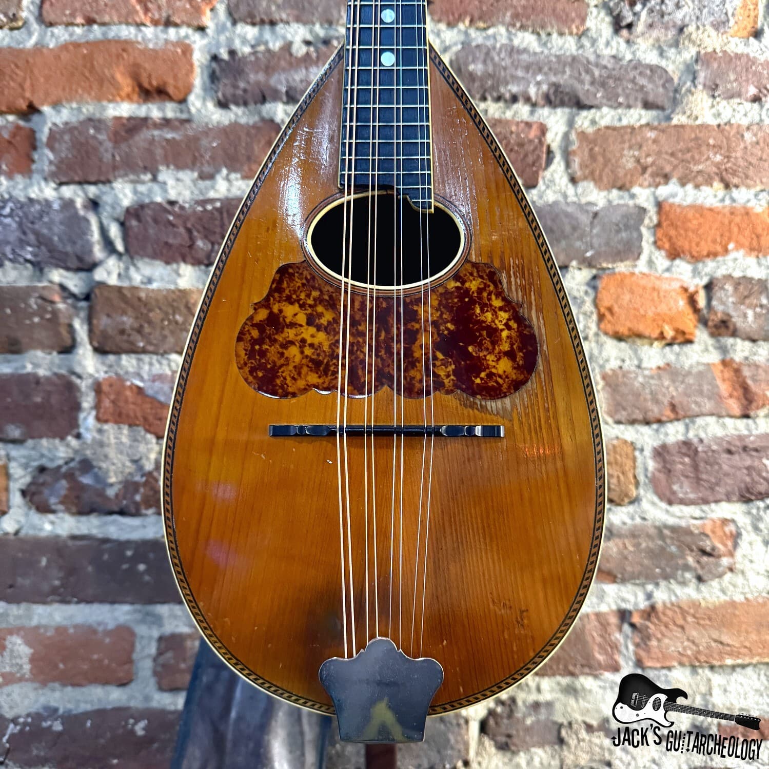 Washburn Cremonatone Bowlback Mandolin w/ GB (1893 - Natural)
$495.00