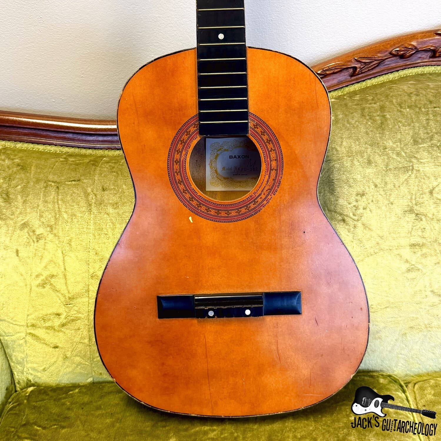 Sidewalk Sale: Baxon Acoustic Guitar Husk (1960s - Natural)
$75.00