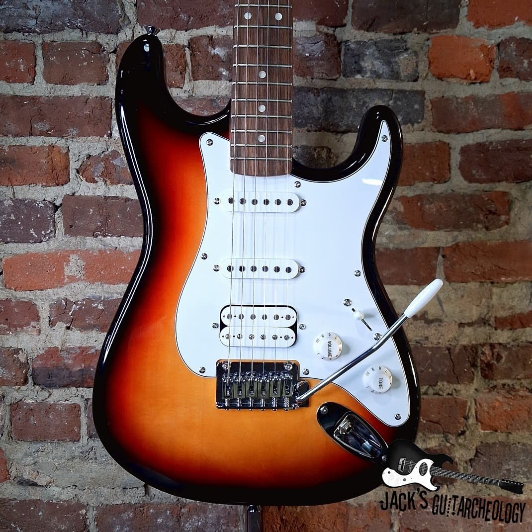 Squier Affinity Series Stratocaster Junior HSS - 24 Scale Length (2020s - Sunburst)
$340.00