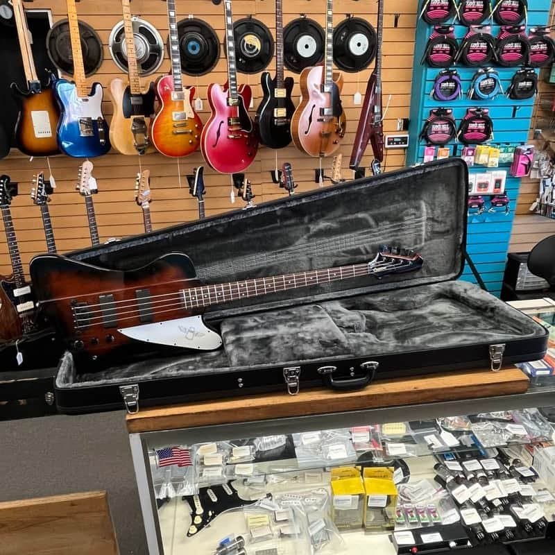 Epiphone Thunderbird IV 4-String Bass w/Case