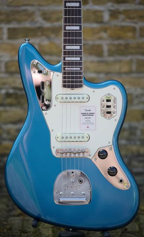 Fender Made in Japan Traditional Late '60s Jaguar® - Lake Placid Blue