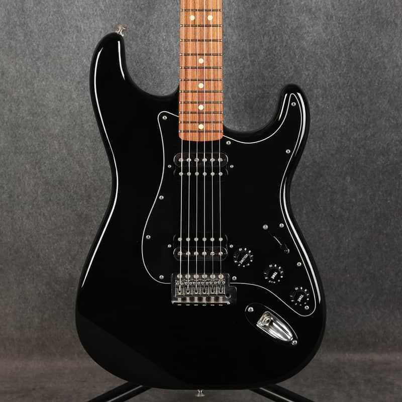 Fender Standard Stratocaster HH - Black - 2nd Hand