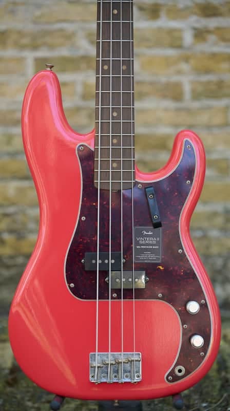 Fender Limited Edition Vintera II Road Worn '60s Precision Bass - Fiesta Red