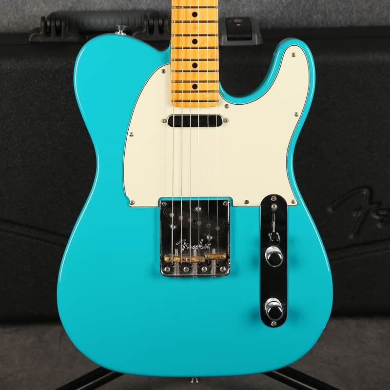 Fender American Pro II Telecaster - Miami Blue - 2nd Hand