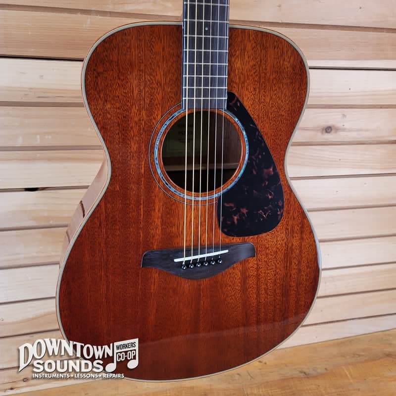 Yamaha FS850 Small Body Mahogany Acoustic Guitar - Solid Mahogany Top
