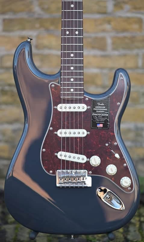 Fender American Professional Classic Stratocaster® - Faded Black