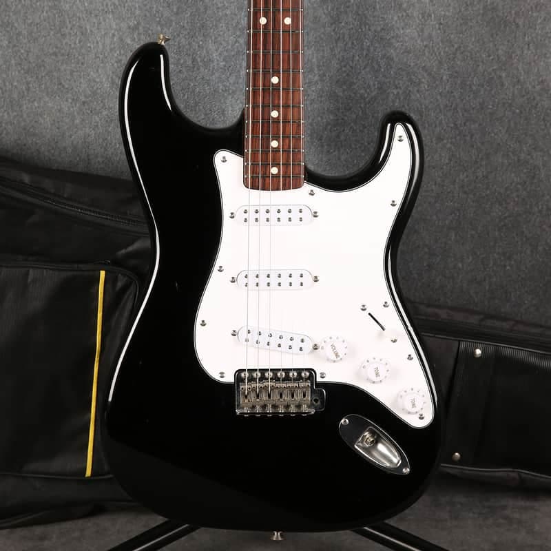 Fender Mexican Standard Stratocaster - Black - 2nd Hand (165666)