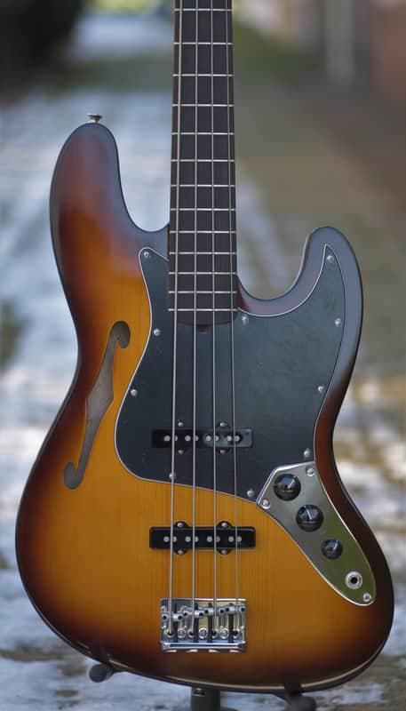 Fender Limited Edition Suona Jazz Bass® Thinline - Violin Burst