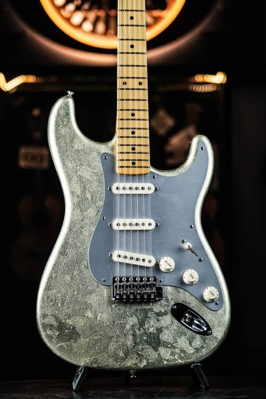 2005 Fender Custom Shop Masterbuilt Yuriy Shishkov Master Salute Stratocaster white gold leaf