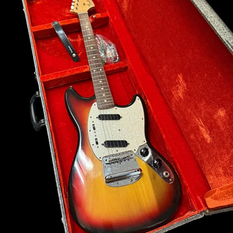 Fender Mustang Guitar with Rosewood Fretboard 1972 - x14909