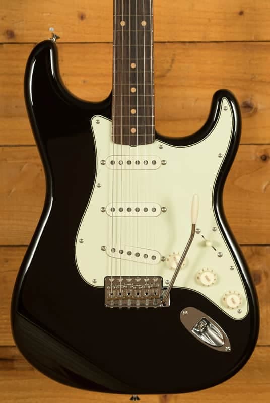 Fender Vintera III Early '60s Stratocaster - Rosewood - Black