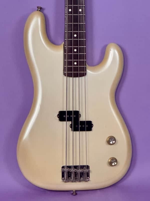Fender Precision Bass Boxer Series Made in Japan 1986 - Frost White Metallic