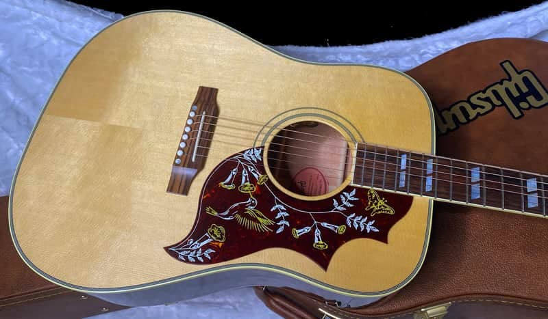 NEW ! Gibson Hummingbird Original - Antique Natural 4.7 lbs - Acoustic Electric - Authorized Dealer - G07083