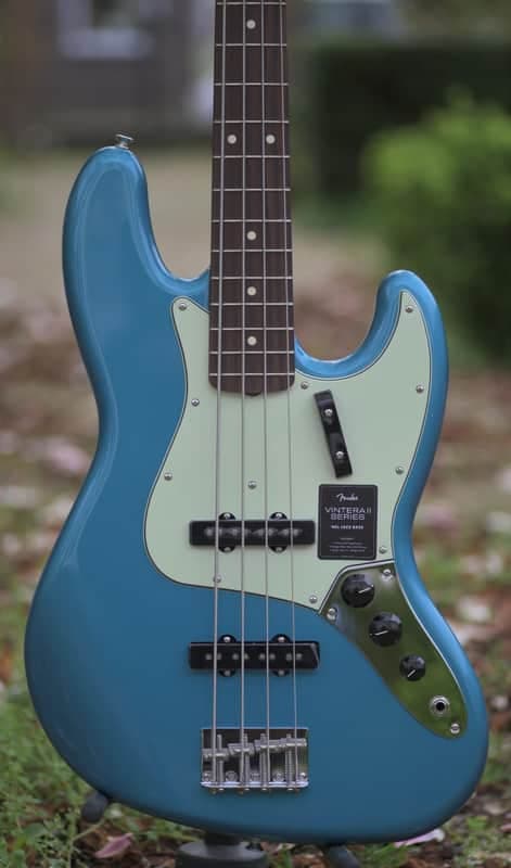 Fender Vintera® II '60s Jazz Bass® - Lake Placid Blue