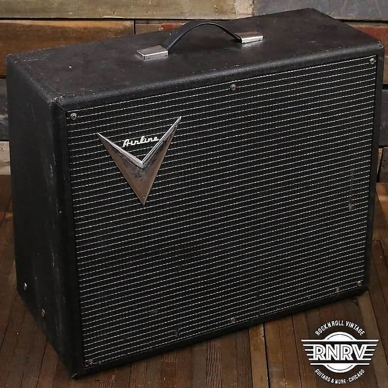 Airline Thunderbolt 62-9020A Bass and Guitar Amplifier Valco