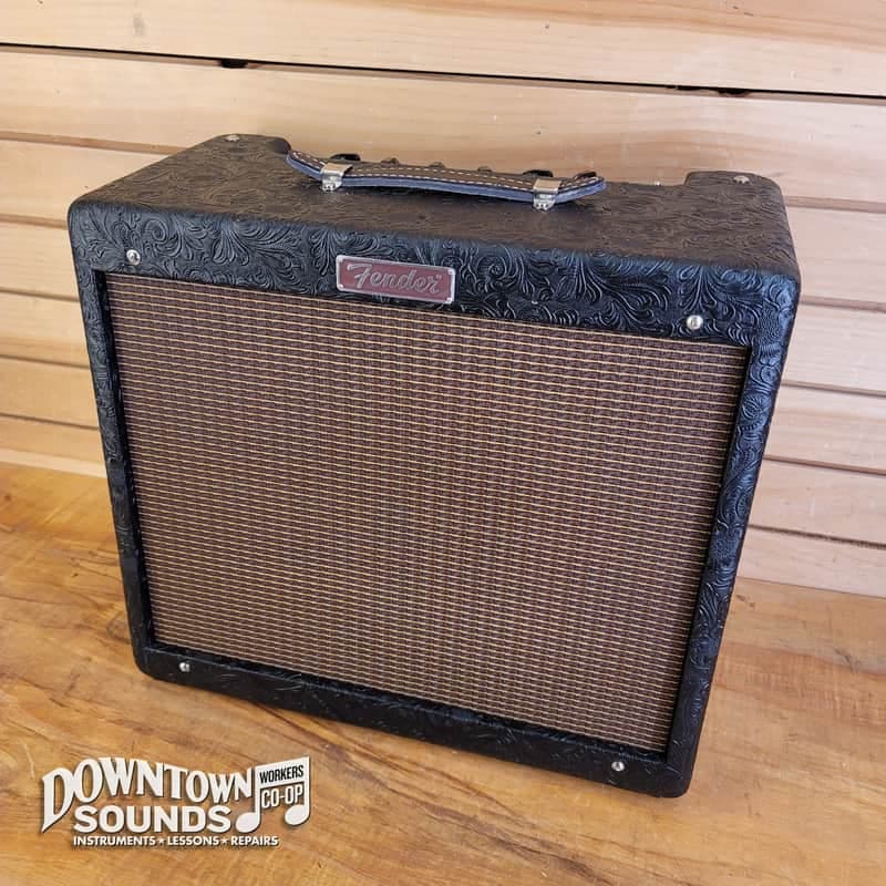 Fender Blues Junior IV 30th Anniversary 15-watt 1x12-inch Tube Combo Amplifier - Black Western