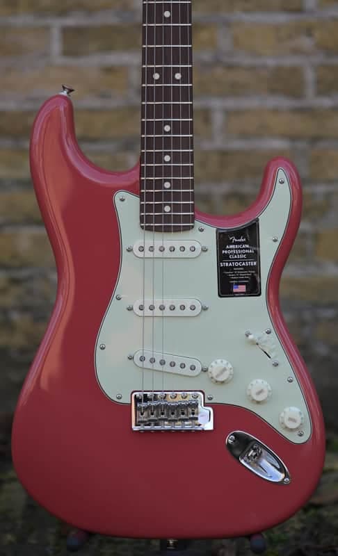 Fender American Professional Classic Stratocaster® - Faded Dakota Red