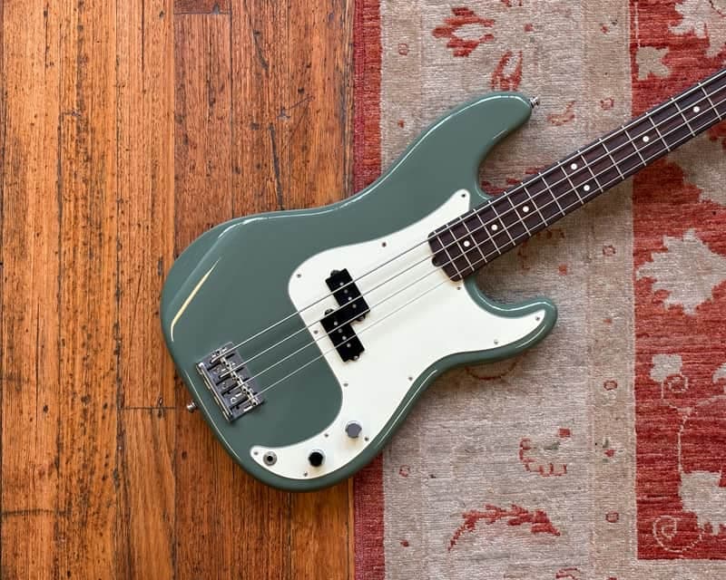 Fender American Professional Precision Bass - Antique Olive