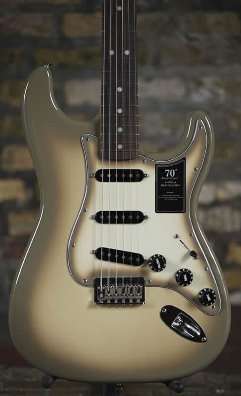 Fender 70th Anniversary Vintera® II Antigua Stratocaster® - Antigua