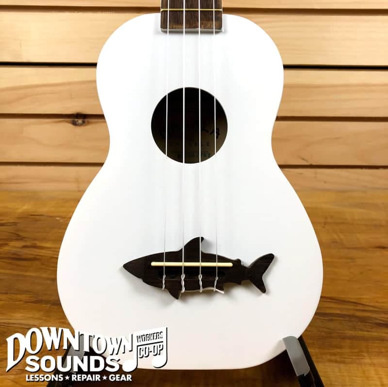Makala Shark Soprano Ukulele with Bag - Great White