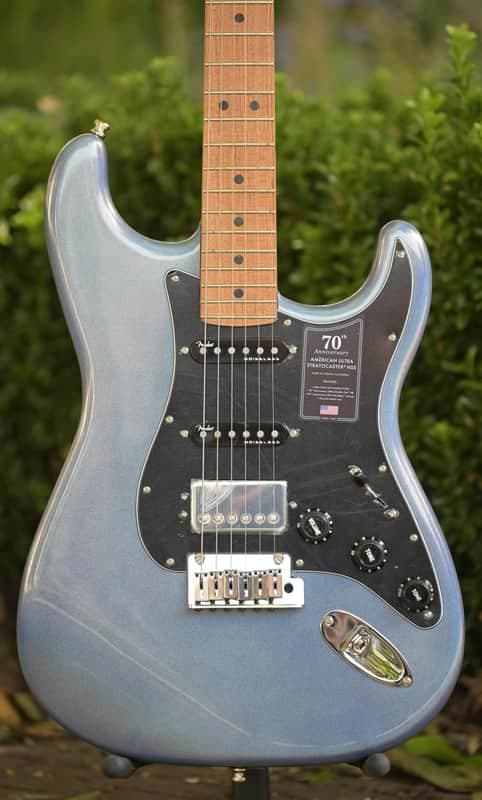 Fender 70th Anniversary Ultra Stratocaster® HSS - Amethyst