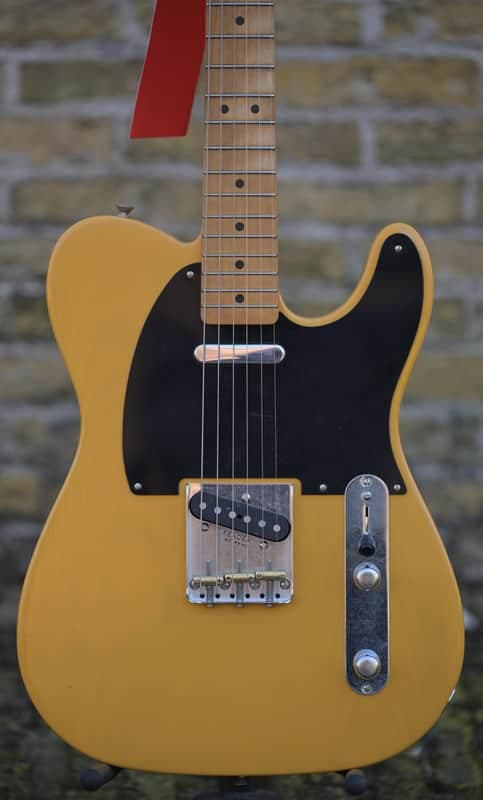 Fender 75th Anniversary Vintera® Road Worn® 1951 Telecaster® - Butterscotch Blonde