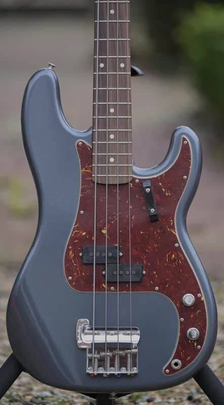 Fender Custom Shop Sean Hurley Signature Precision Bass®, Closet Classic - Aged Charcoal Frost