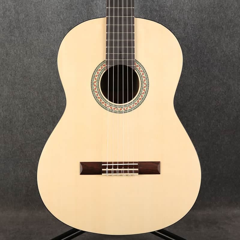 Yamaha C40M Classical Guitar - Natural - 2nd Hand