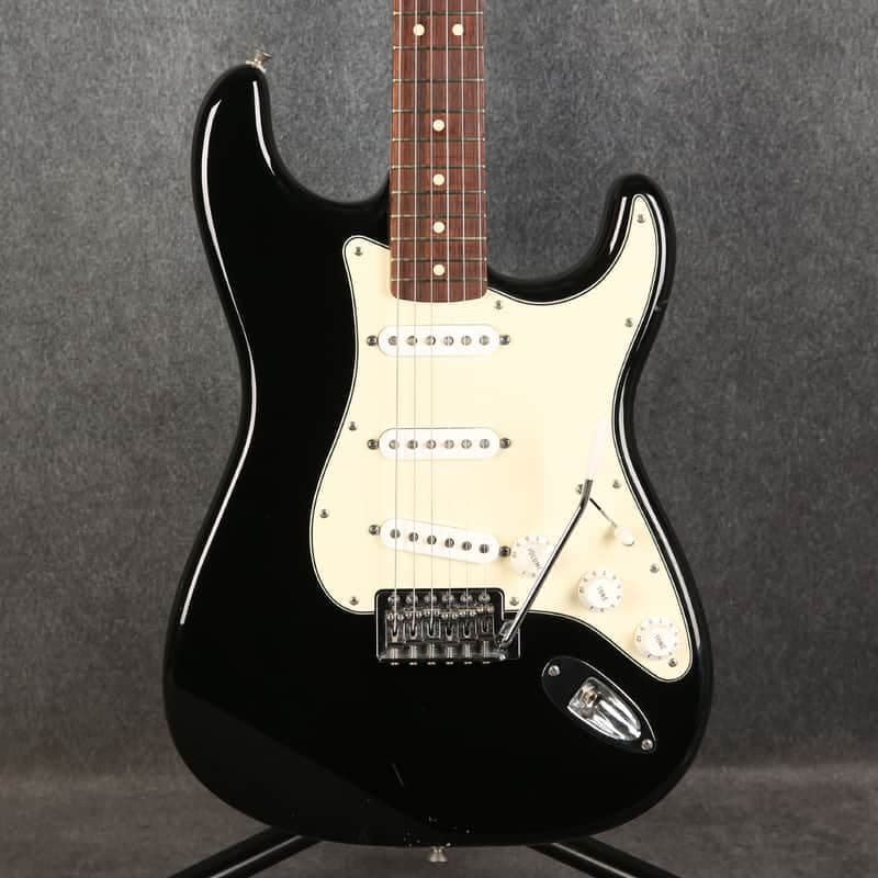 Fender (Mexican) Standard Stratocaster - Black - 2nd Hand