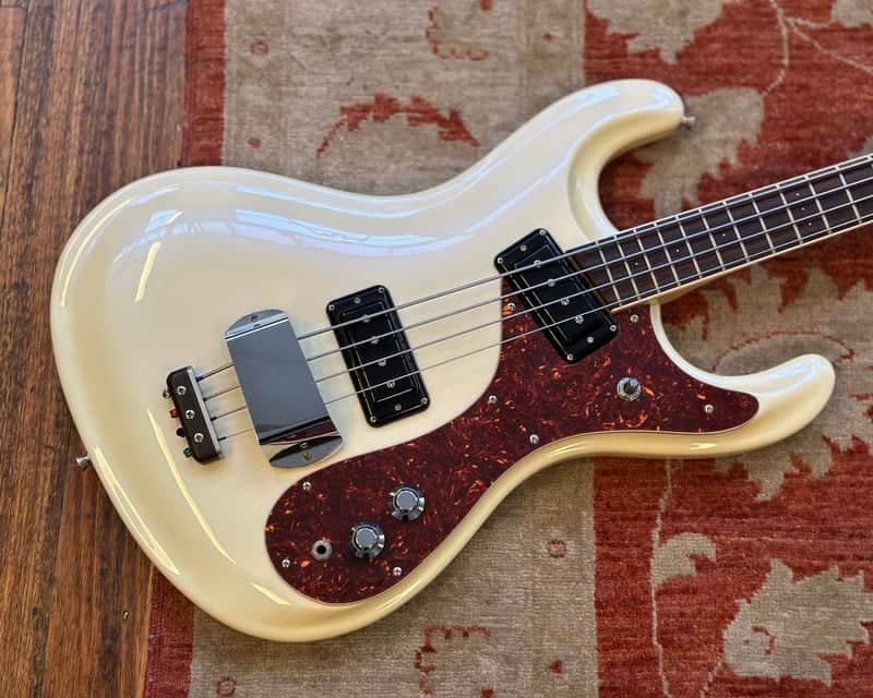 Mosrite Custom 65 Bass