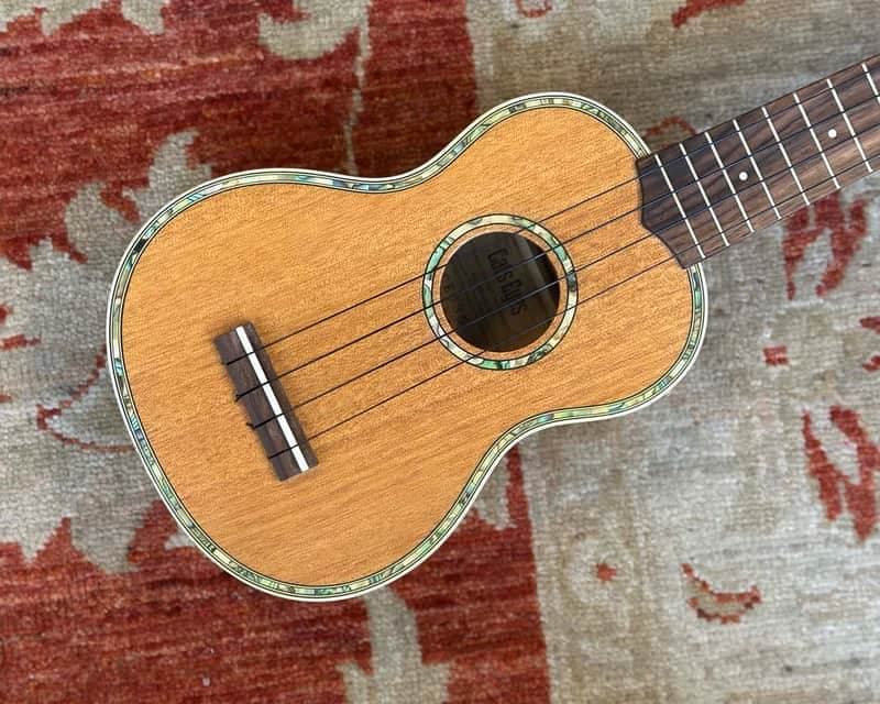 Tokai Cats Eyes CEU35 Ukulele